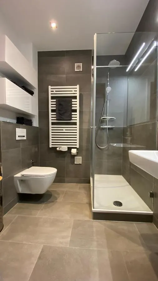 Sanierte Wohnung Mit Balkon Im Hochparterre Ганновер