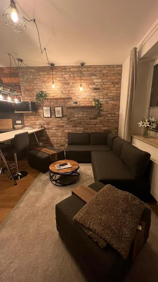 Sanierte Wohnung Mit Balkon Im Hochparterre Ганновер